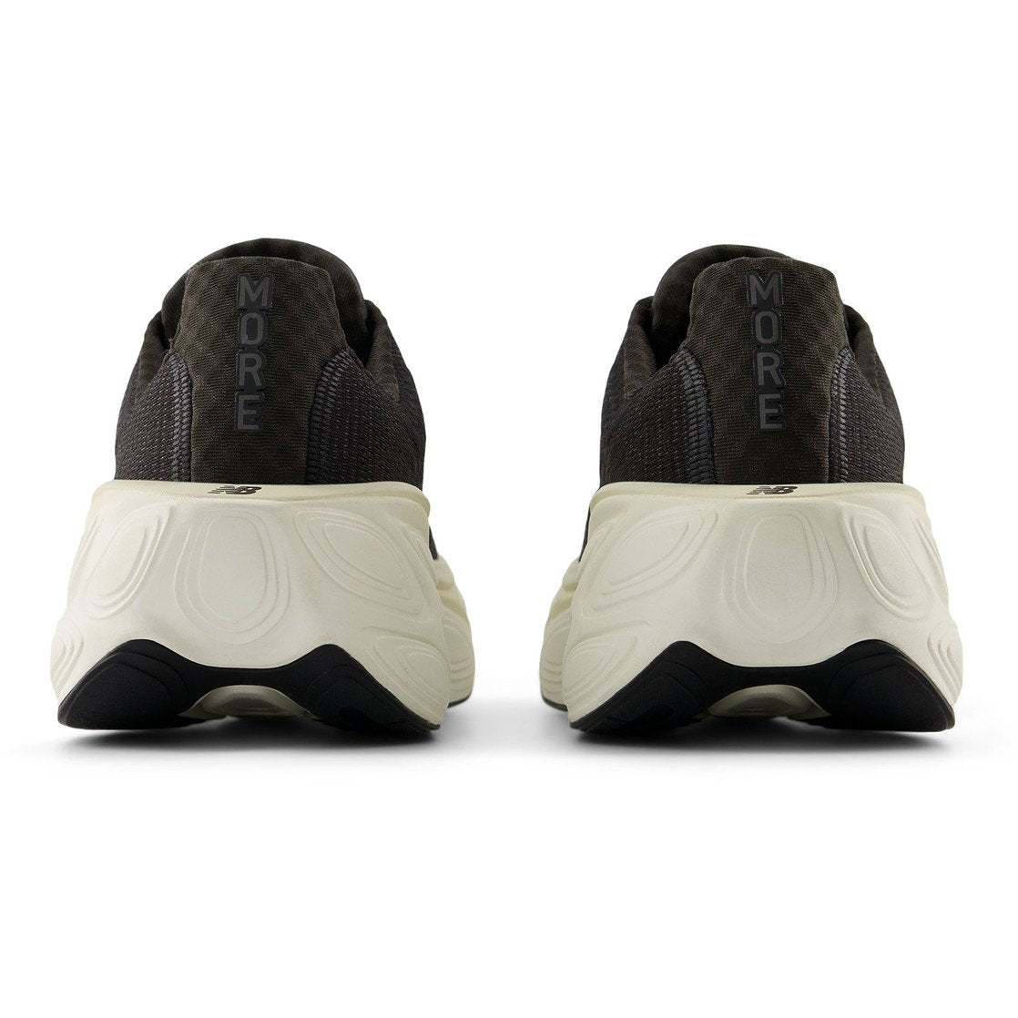 New Balance Fresh Foam More v5 black & white