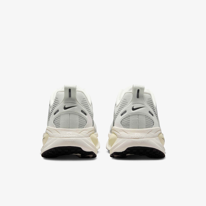Nike Vomero 18 Summit White & Coconut Milk