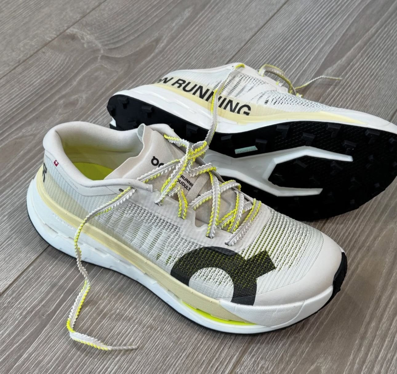 ON Cloudultra Pro Pearl | Lychee