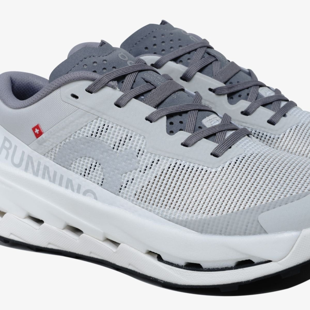 On Running Cloudultra 3 Rock White